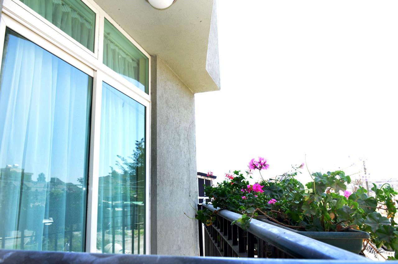 Melodie Hotel Addis Abeba Exterior foto