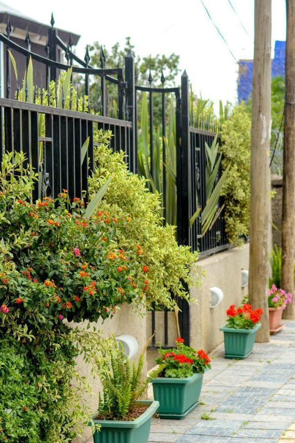 Melodie Hotel Addis Abeba Exterior foto